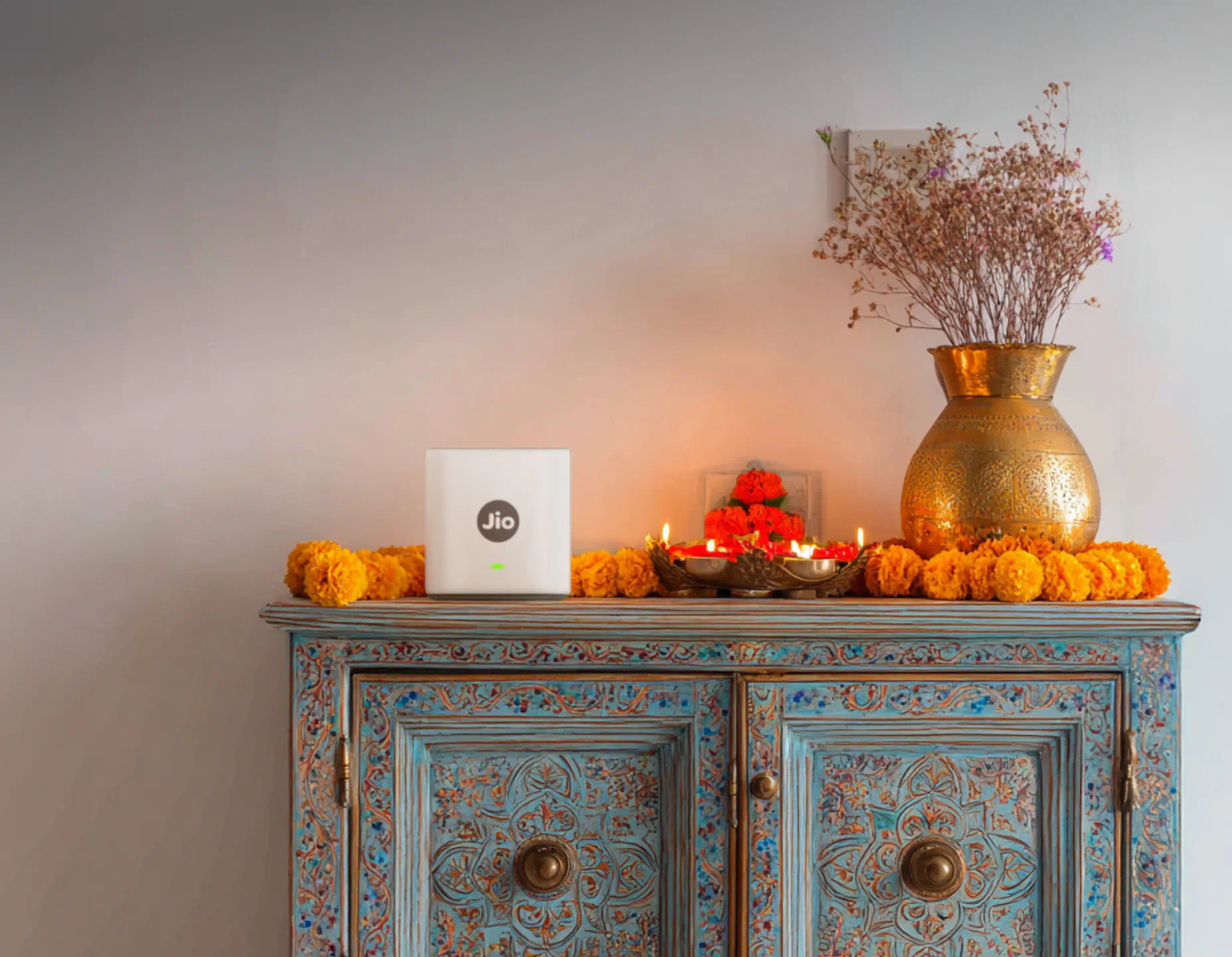 Reimagine Wi-Fi & entertainment with JioFiber or AirFiber